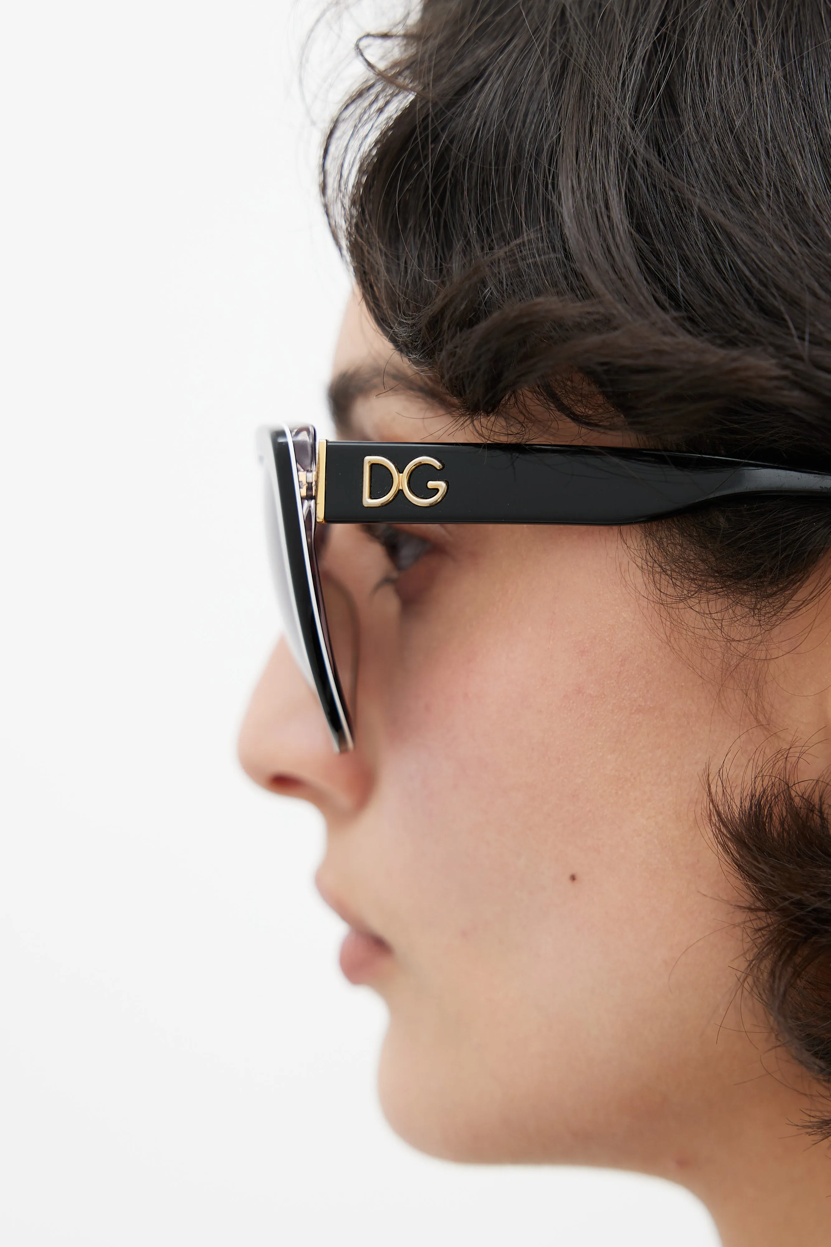 Black DG4216 Oversized Sunglasses