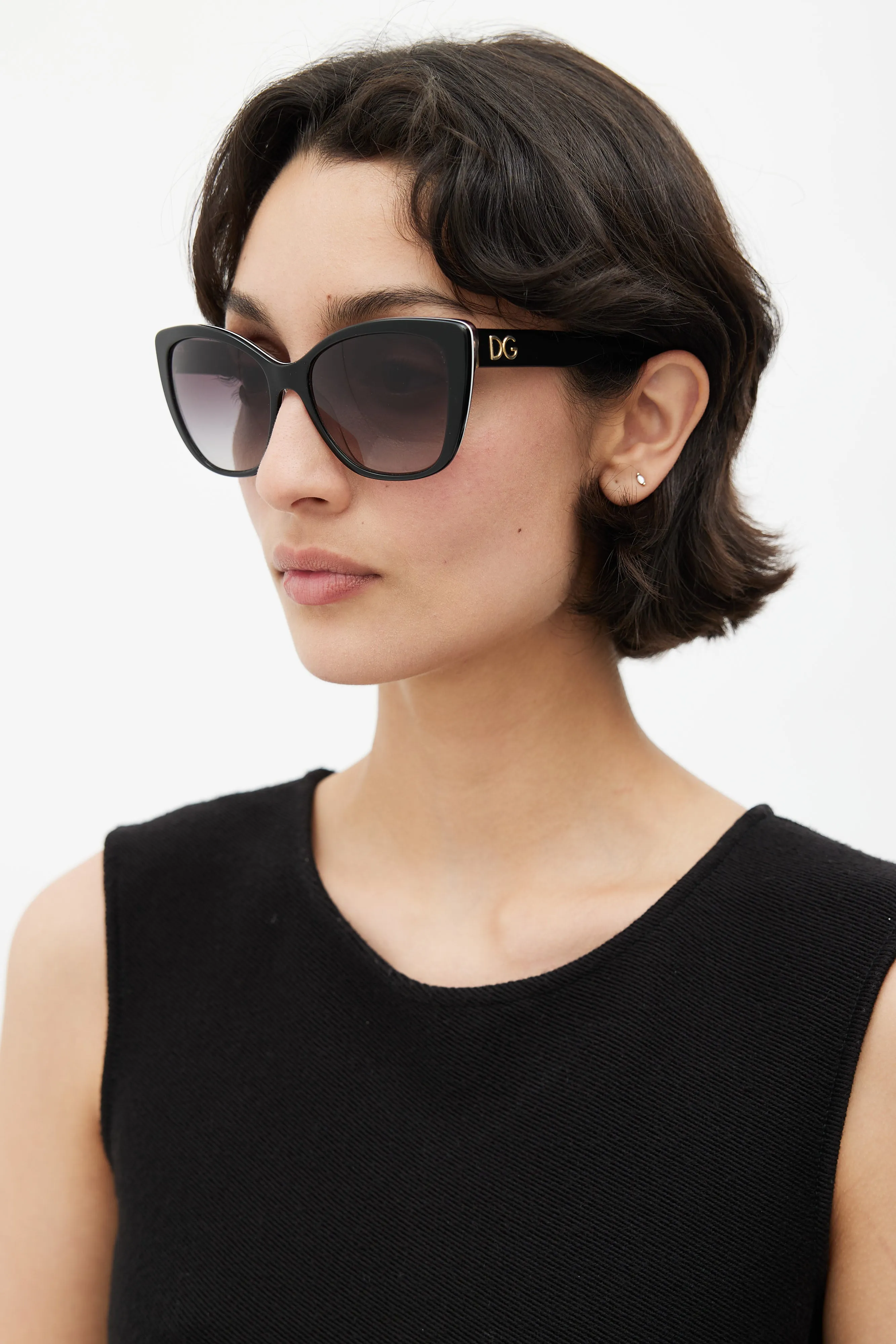 Black DG4216 Oversized Sunglasses