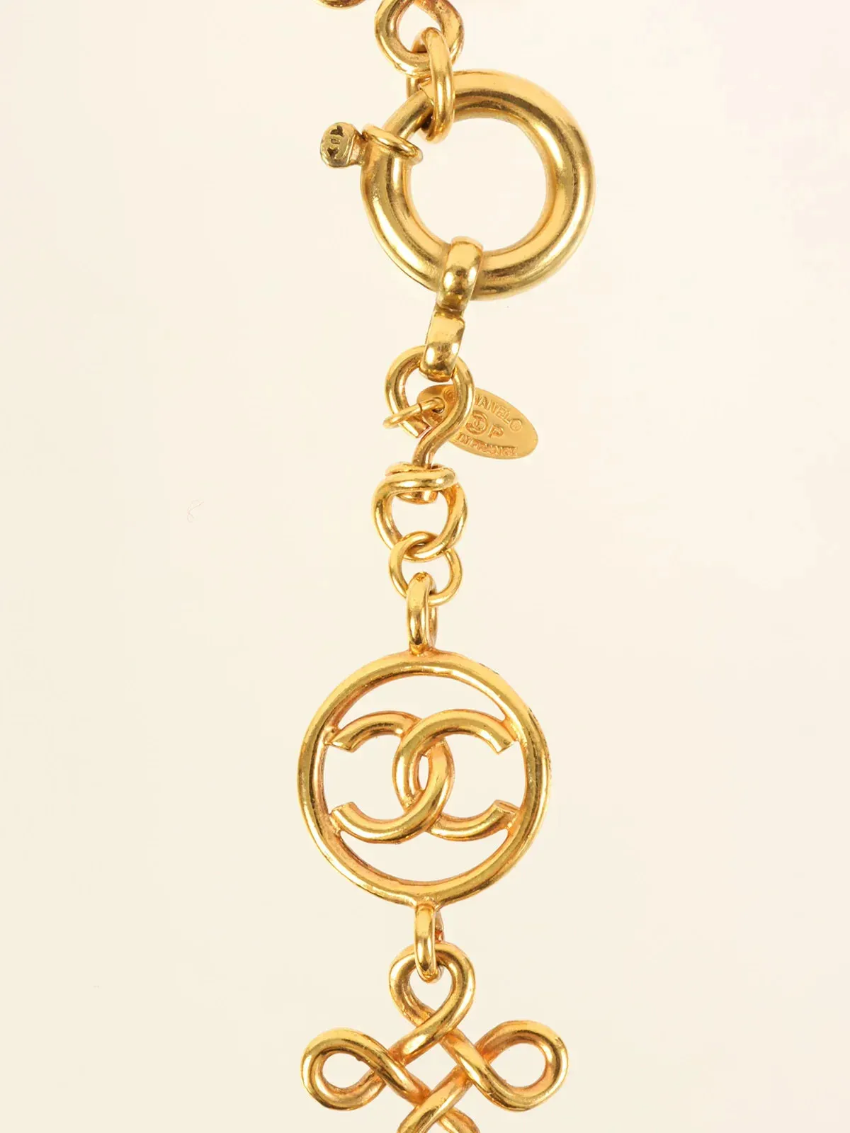 CHANEL 1993 Made Circle Cutout Cc Mark Design Chain Necklace Gold