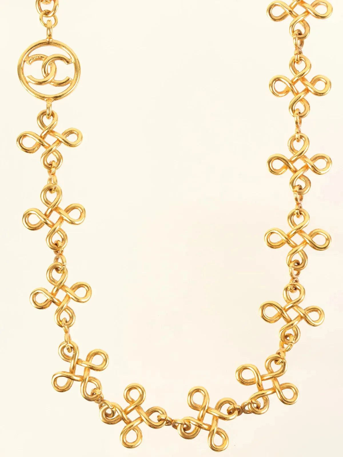 CHANEL 1993 Made Circle Cutout Cc Mark Design Chain Necklace Gold