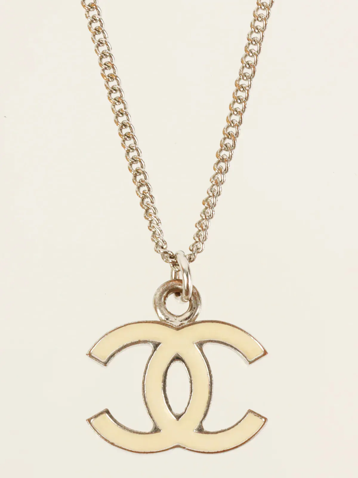 CHANEL 2006 Made Cc Mark Plate Necklaces Silver/Ivory