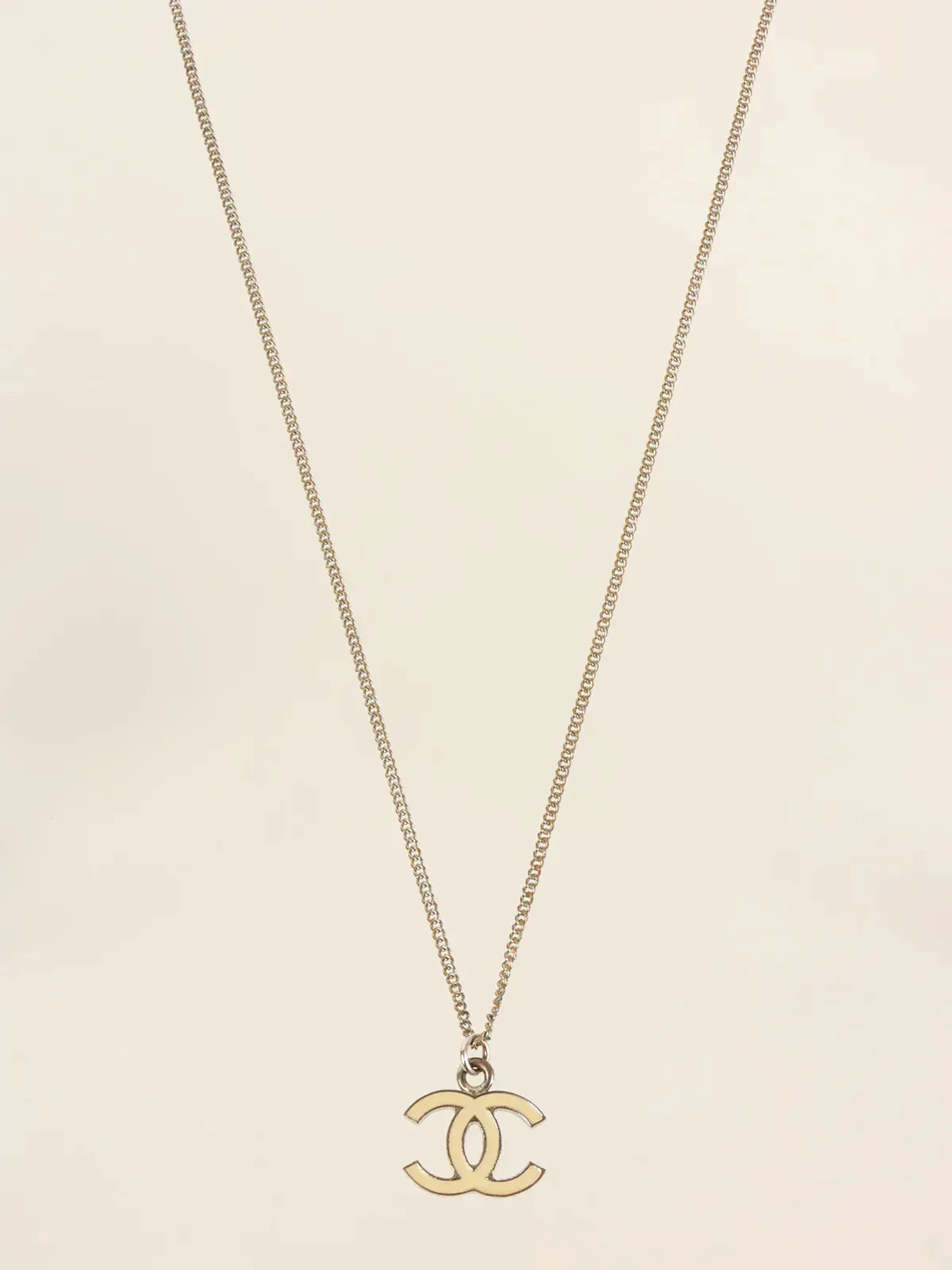 CHANEL 2006 Made Cc Mark Plate Necklaces Silver/Ivory