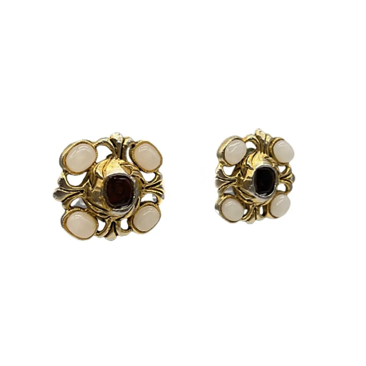 CHANEL - Gripoix Red White Clip On Gold Tone Earrings 70s-80' Vintage
