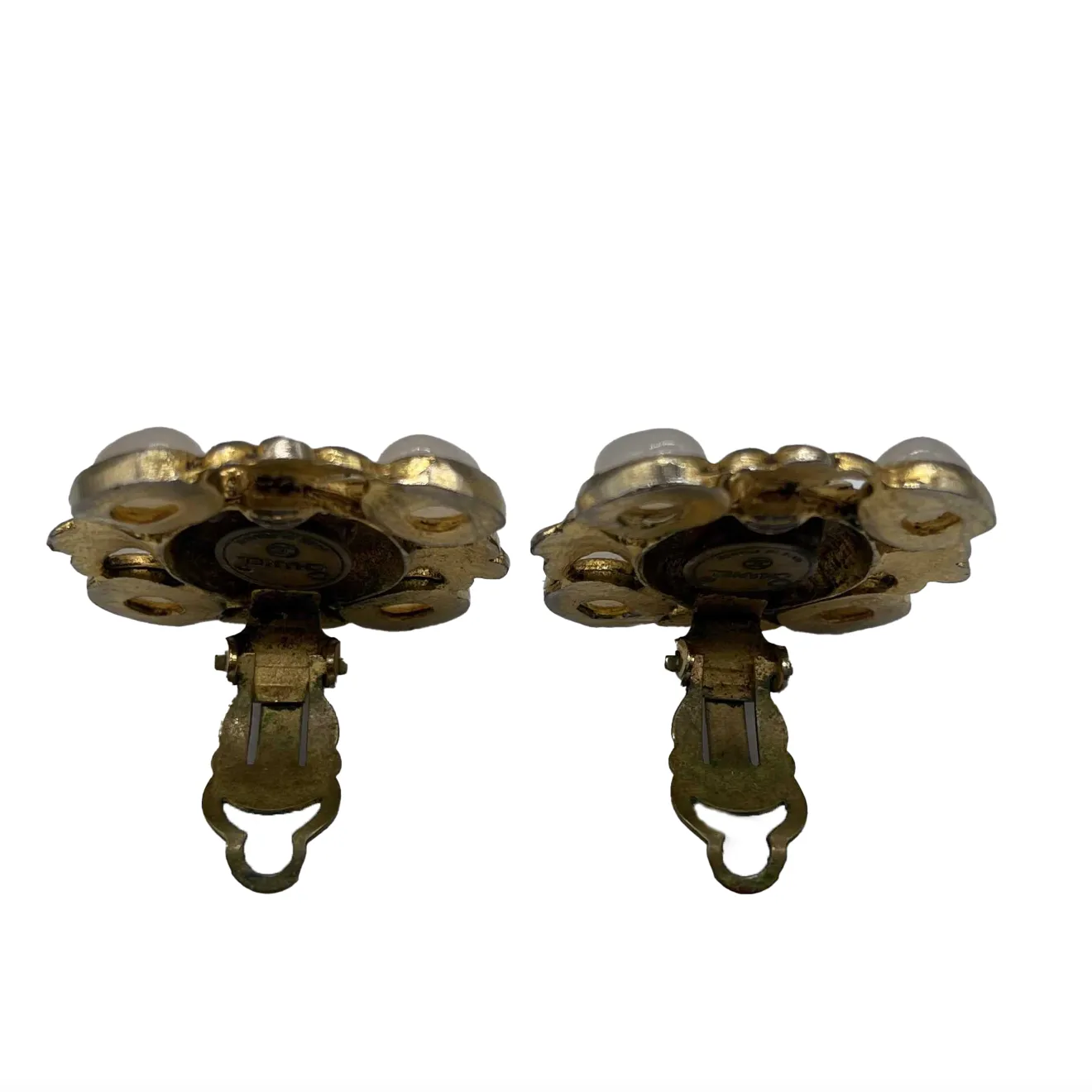 CHANEL - Gripoix Red White Clip On Gold Tone Earrings 70s-80' Vintage