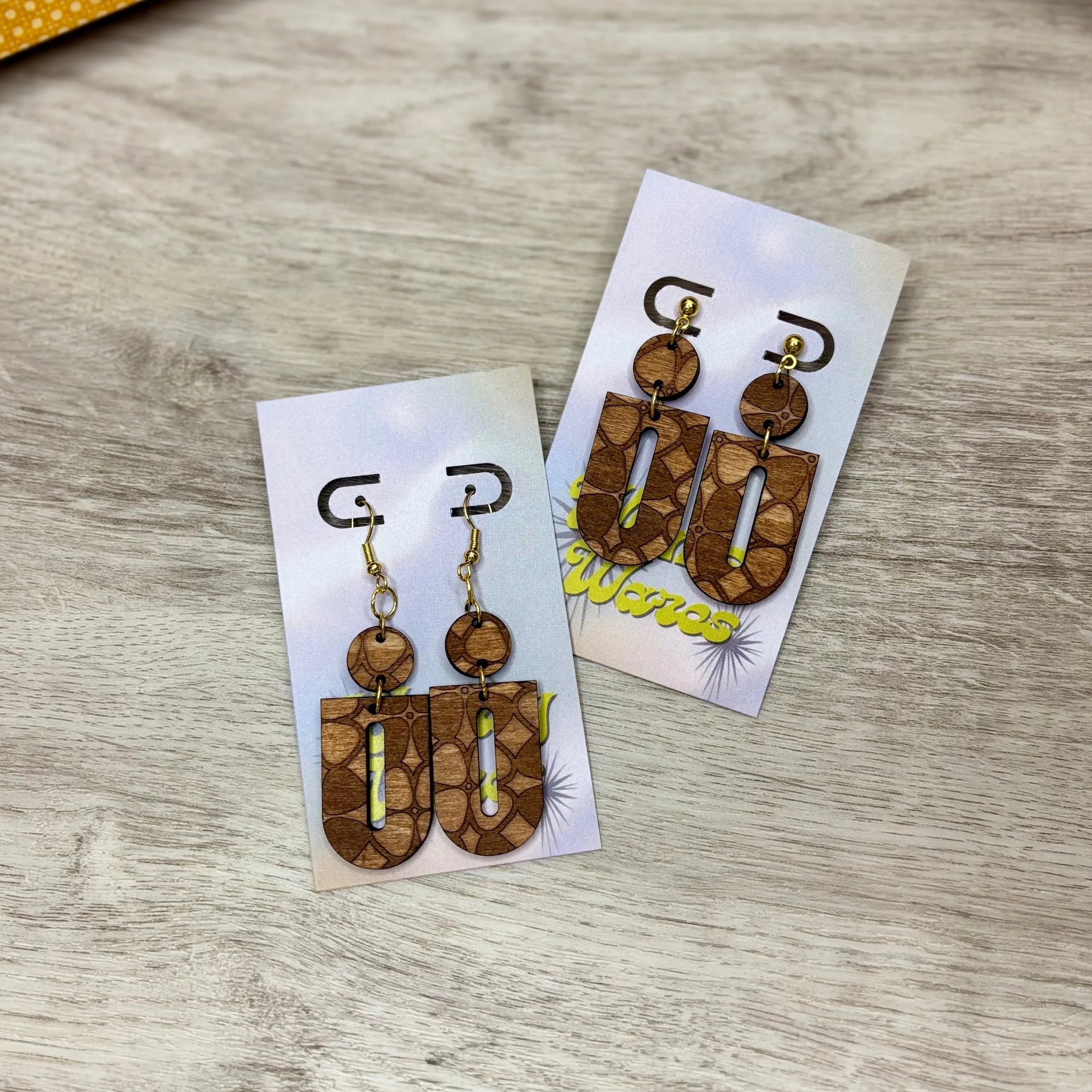 Engraved Retro Floral - Natural Wood Earrings