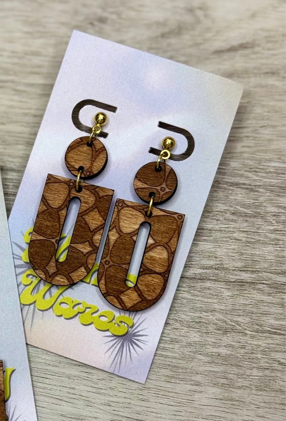 Engraved Retro Floral - Natural Wood Earrings